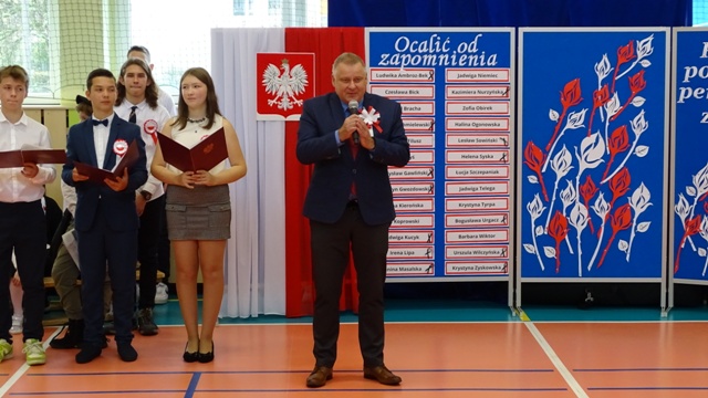 Ciepłe słowa do dzieci i młodzieży skierował zastępca Prezydenta Miasta pan Wojciech Jagiełło.