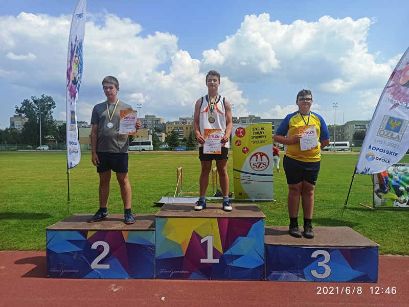 Wojewódzkie Indywidualne Mistrzostwa w Lekkiej Atletyce - Jan Bartoszek na 3 stopniu podium