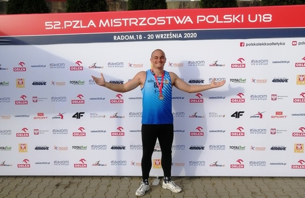 Jakub Korejba - zdobywca złotego medalu w rzucie dyskiem w kategorii U-18 podczas 52 Mistrzostw Polski